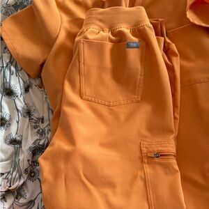 Figs burnt orange